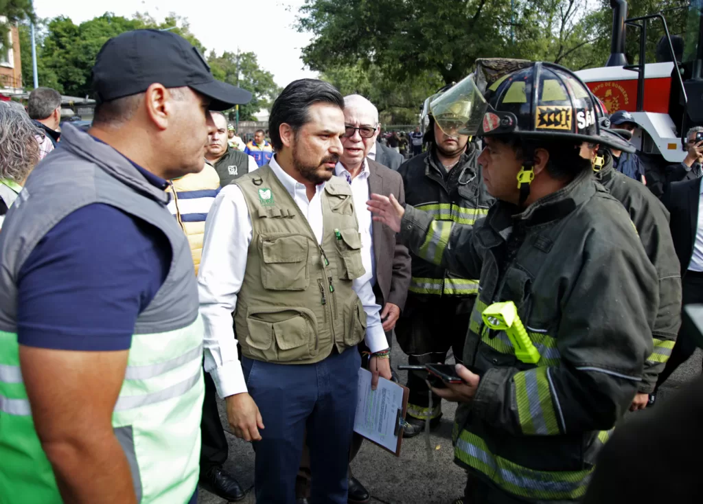 Incendio en almacén del IMSS sin pérdidas humanas y no compromete suministro de medicamentos, asegura Zoé Robledo