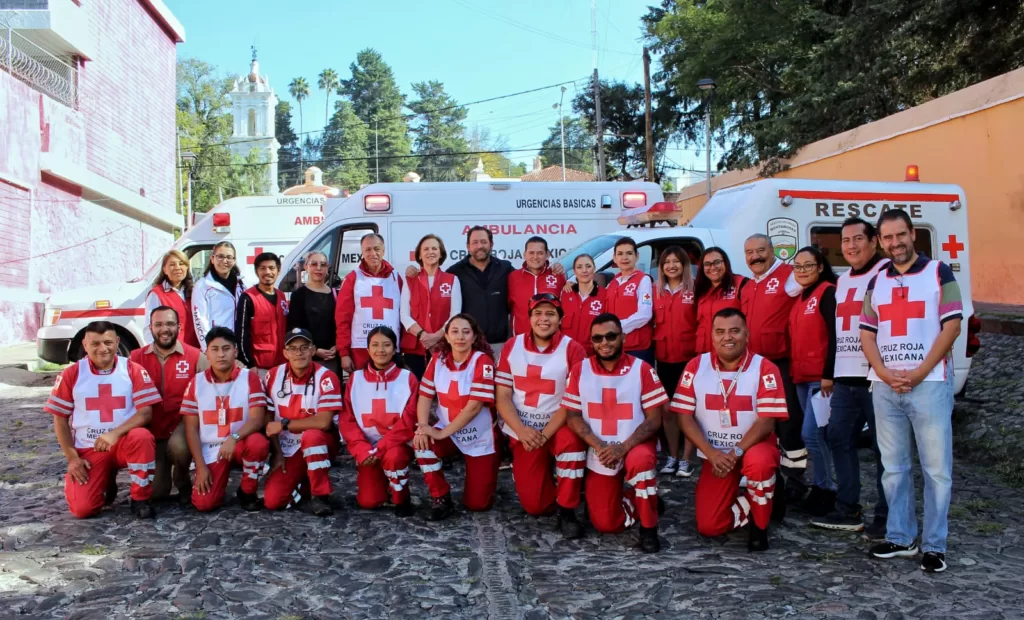 Socorristas poblanos de Cruz Roja Mexicana viajan a Guerrero para sumarse a labores de ayuda humanitaria