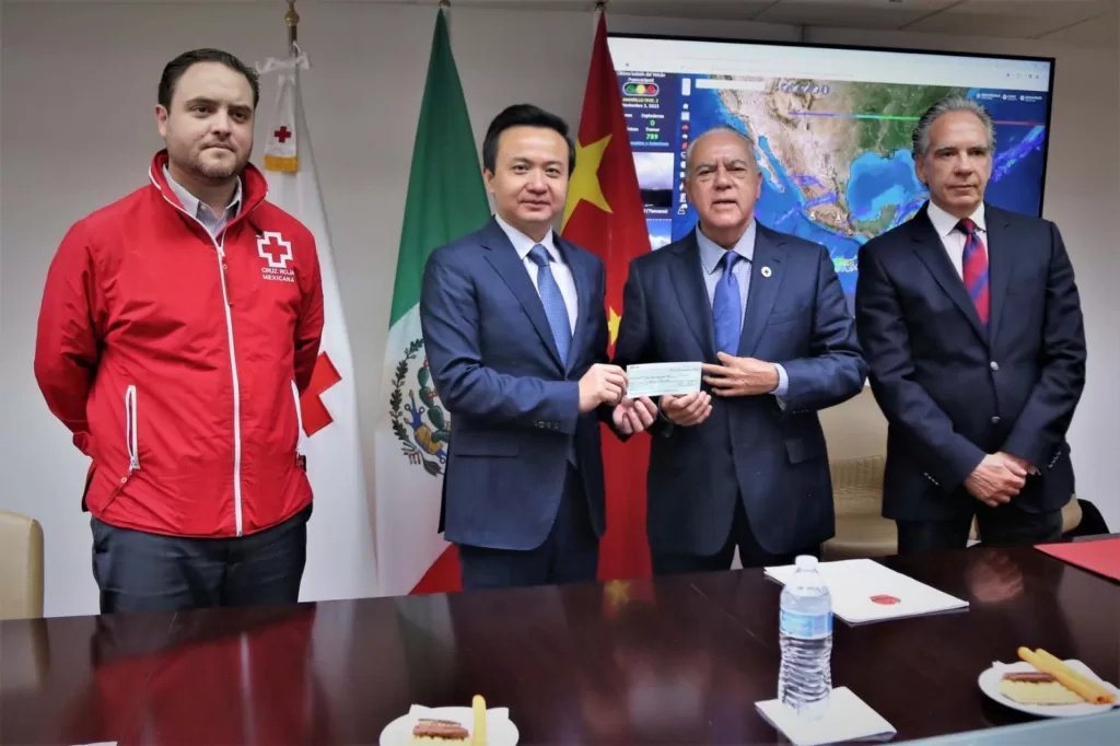 Cruz Roja de China dona 100 mil dólares a CRM para afectados por Huracán Otis en Guerrero